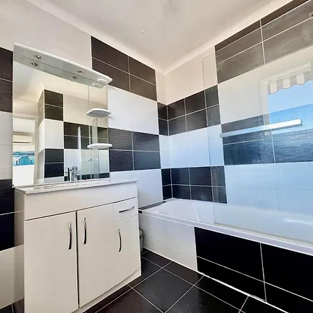 Bel 84m2 Avec Terrasse Et Parking Apartment *